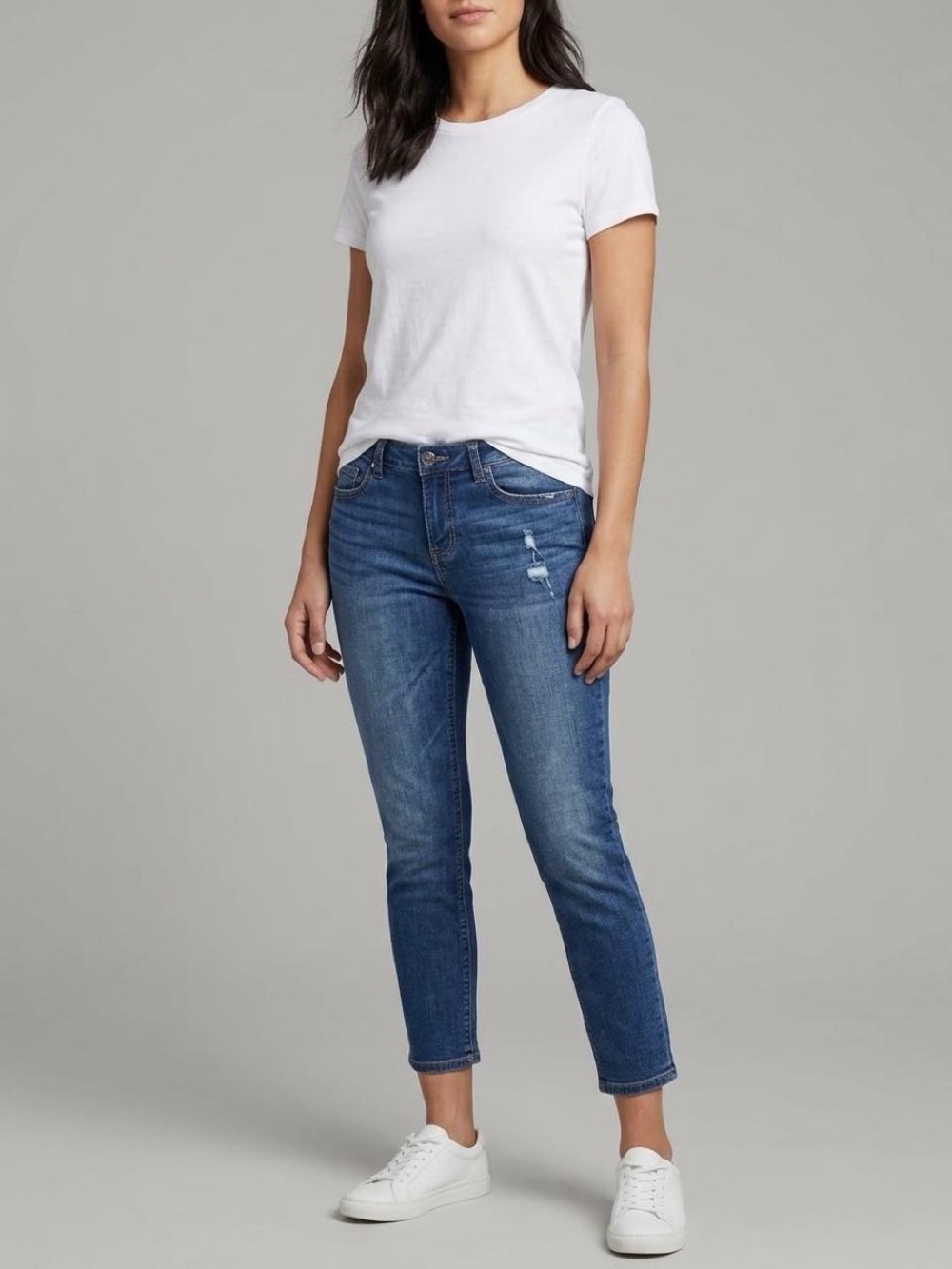 Apt. 9 Essentials Slim Capri Distressed Medium Wash Jeans Size 8